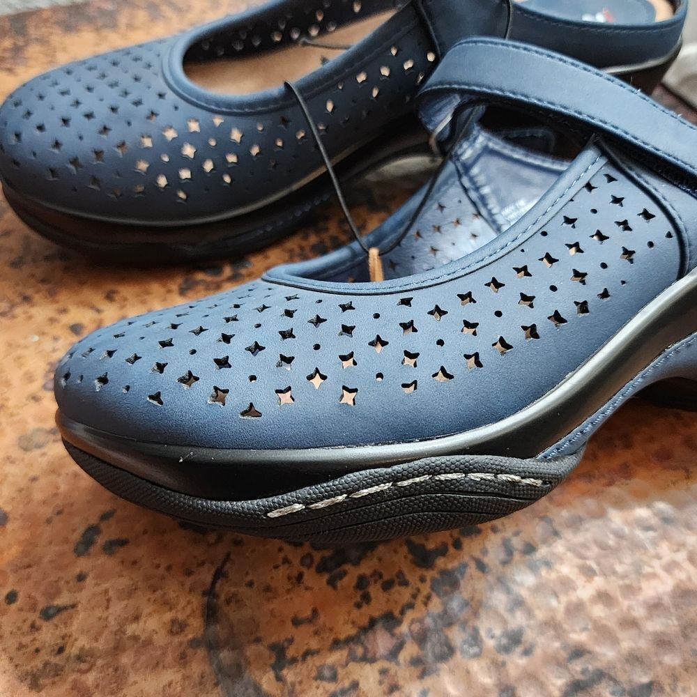 Rialto Vinto Mary Jane Clogs in Navy 411 - Picture 16 of 16